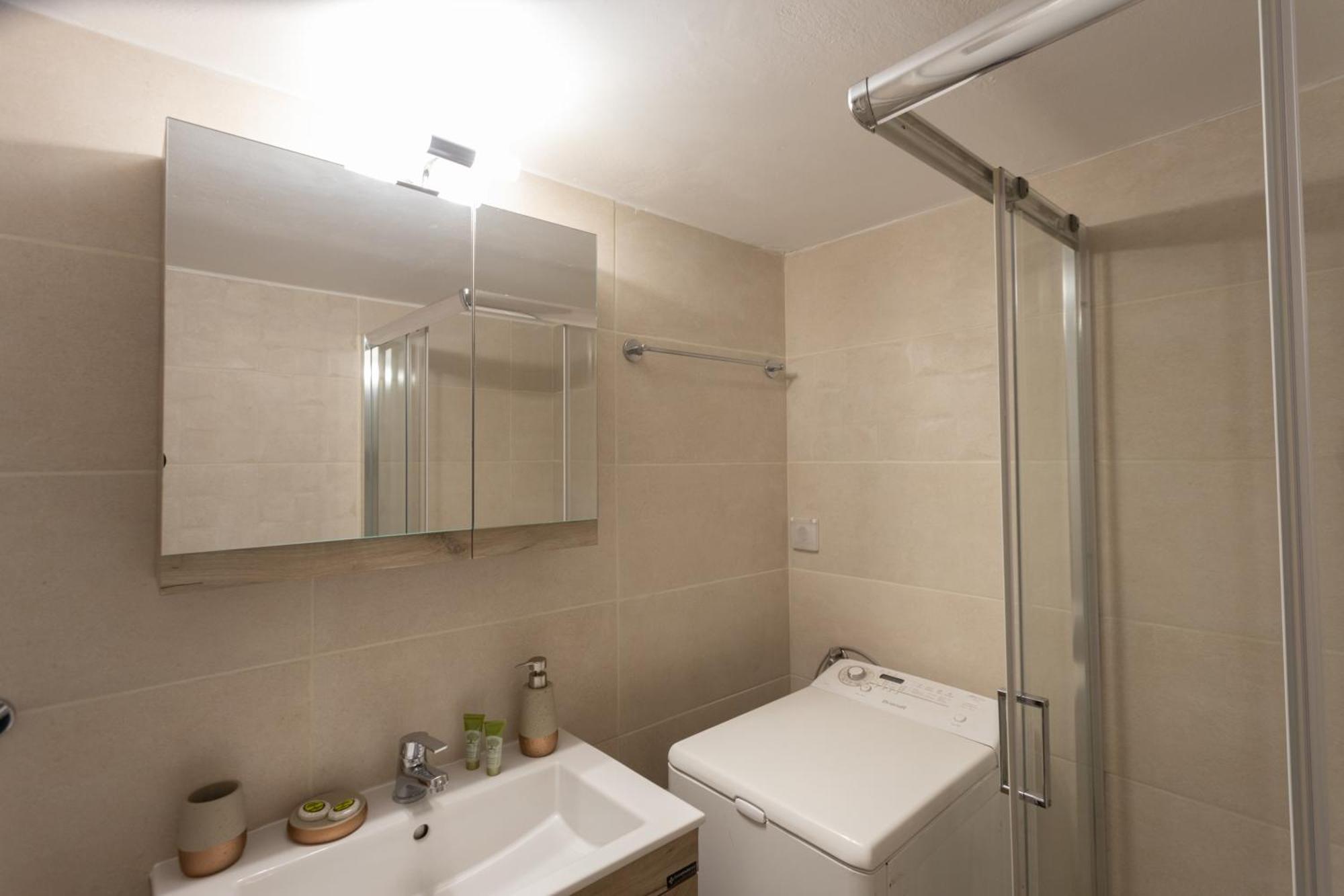 Glyfada Downtown Apartment *